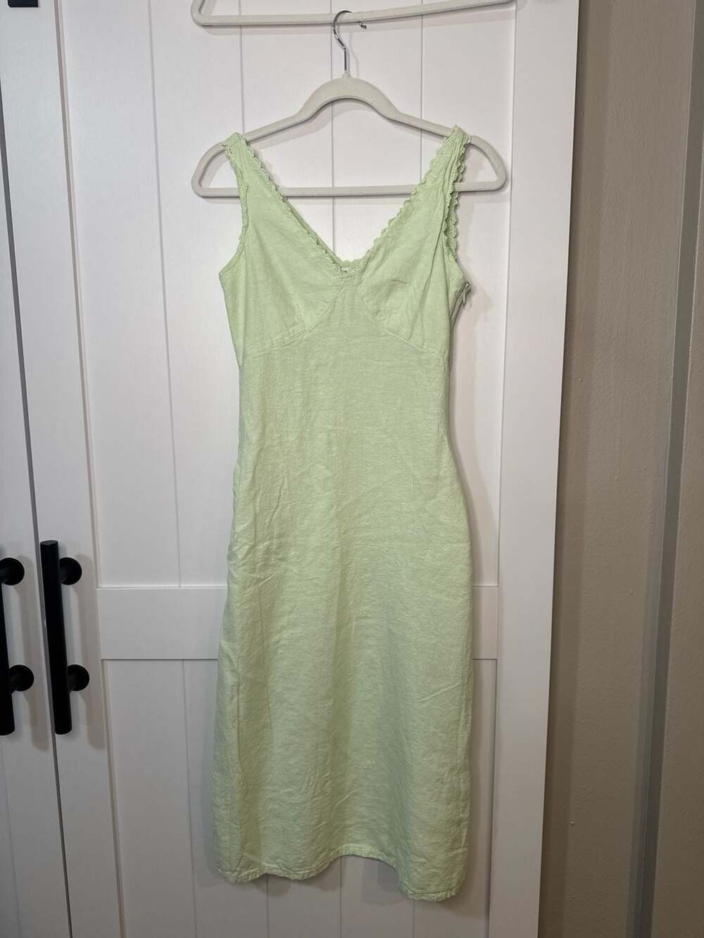 Vintage Laura Ashley Cottage-core Light Green V-neck Body-con Dress
